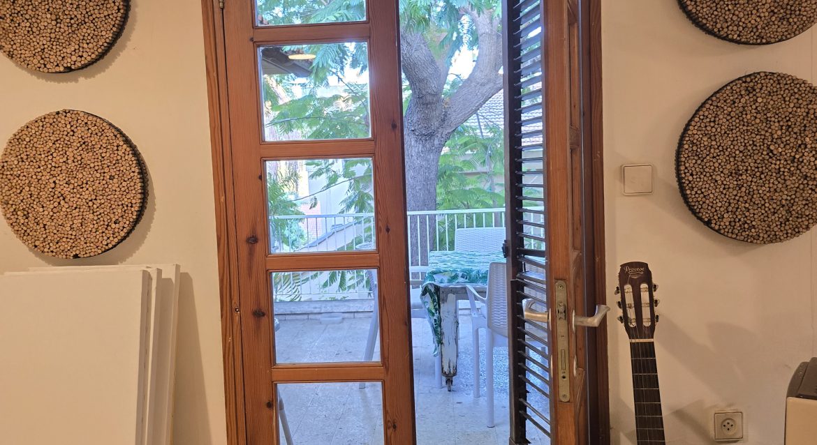 למכירה בית מיוחד עם מלא פוטנציאל