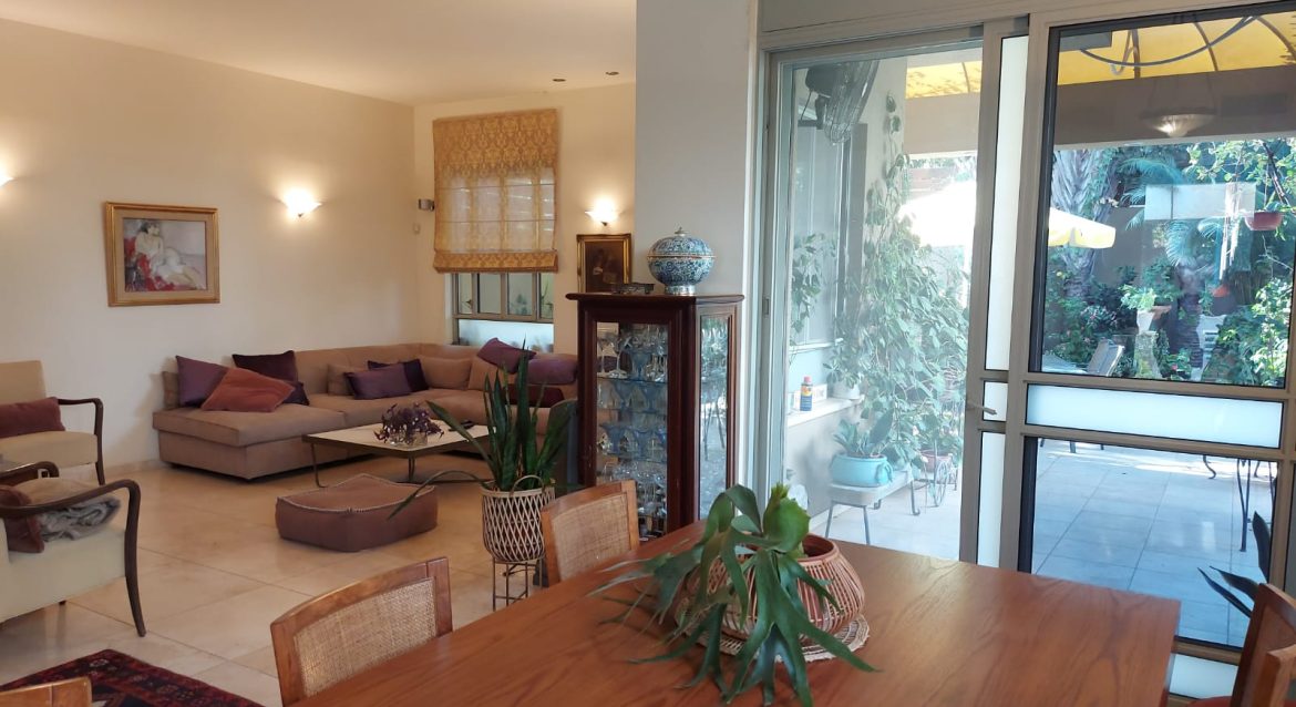 למכירה בית בהרחבה