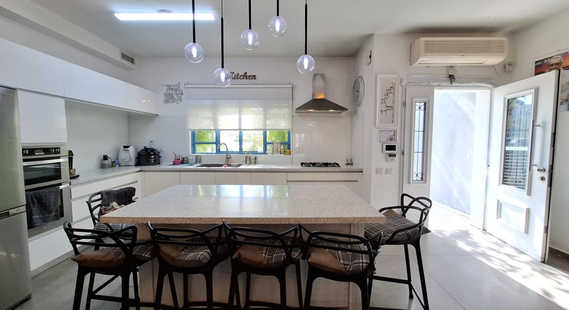 למכירה בית בהרחבה