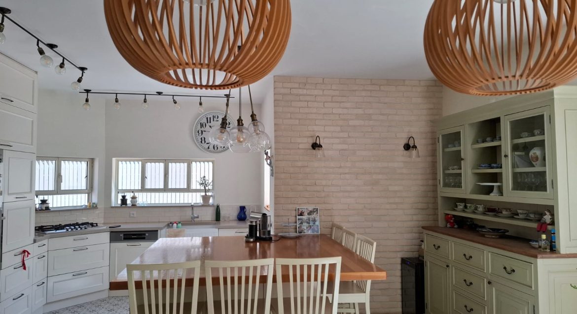 למכירה בית שחובה להכיר