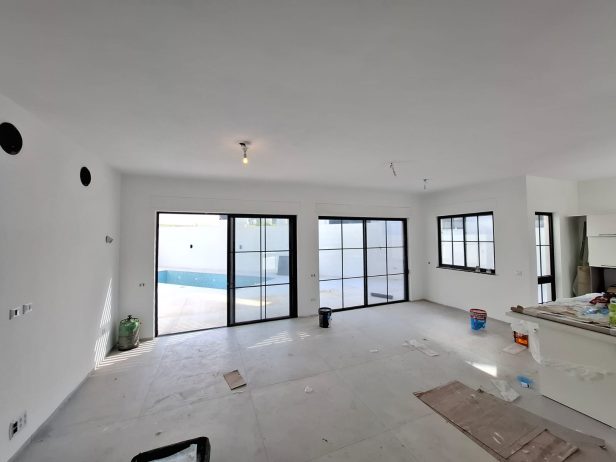 למכירה בית יפהפה עם בריכה