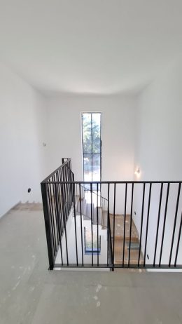 למכירה בית יפהפה עם בריכה