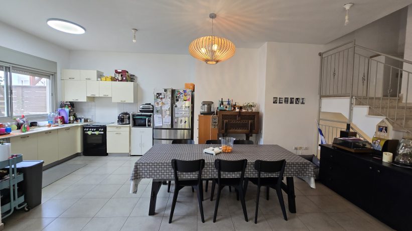 למכירה דירת גן במושבה הירוקה