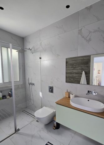 למכירה בית יפהפה על מגרש גדול עם בריכה