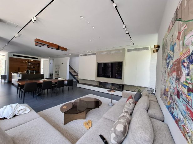 למכירה בית מהמם על מגרש גדול