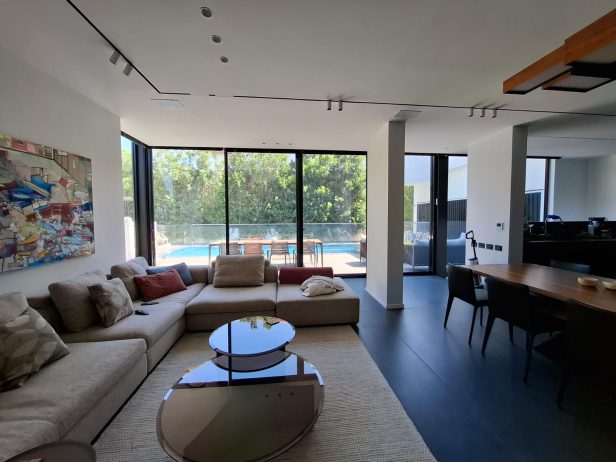 למכירה בית מהמם על מגרש גדול