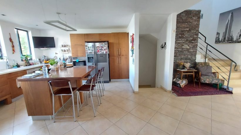 למכירה בית מקסים בהרחבה