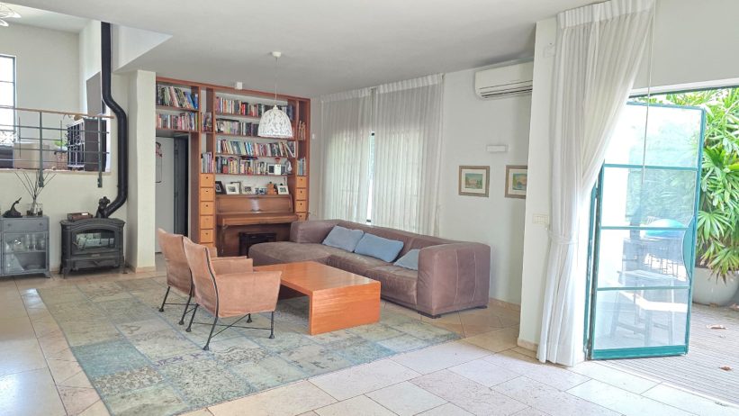 למכירה בית בהרחבה על כחצי דונם